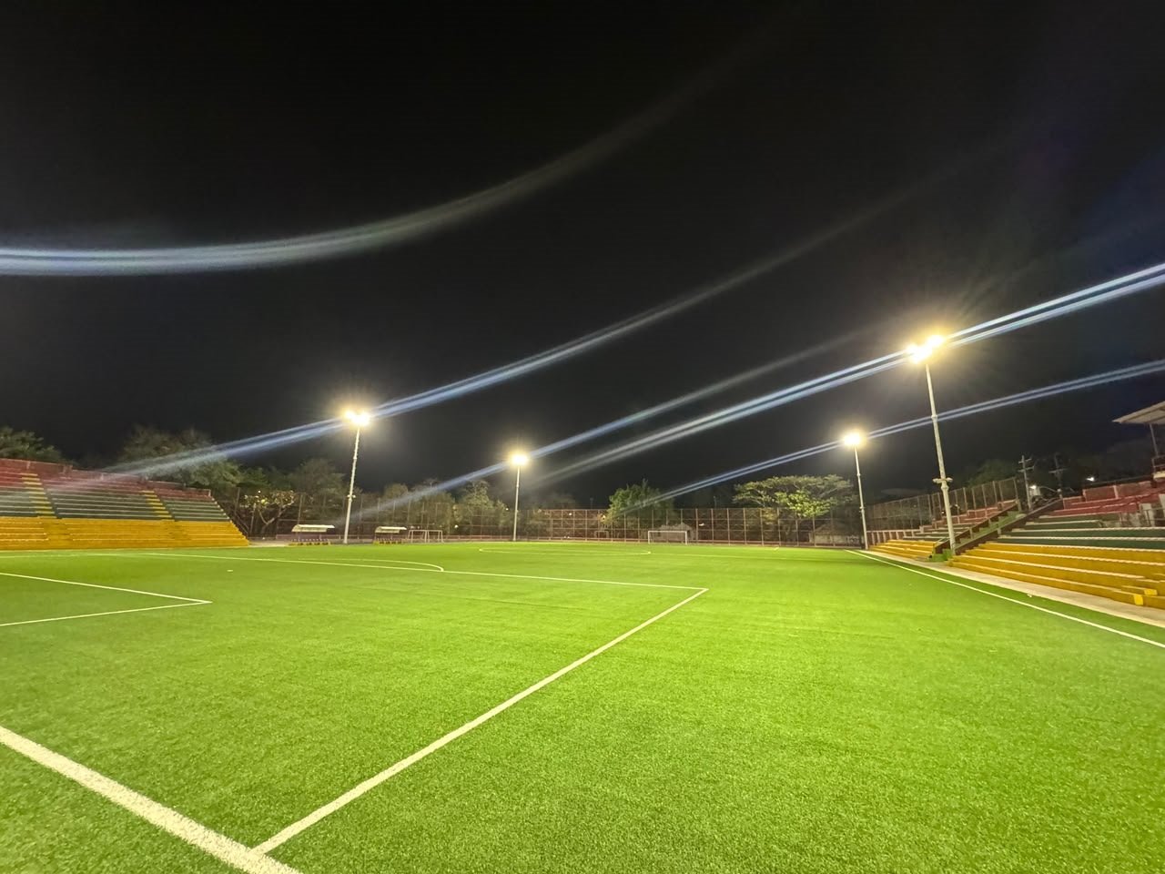 Alcalde Casagua puso nuevamente en funcionamiento la cancha sintética de Cándido La 27